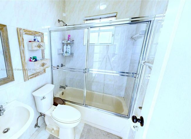 14246 Sw 21 St Ter, House other with 5 bedrooms, 3 bathrooms and null parking in Miami FL | Image 16