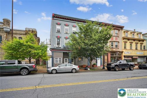679 Northampton St, EASTON, PA, 18042-4284 | Card Image