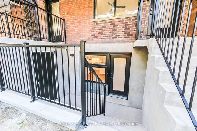 A - 22 Lansdowne Ave, Home with 2 bedrooms, 2 bathrooms and null parking in Toronto ON | Image 5