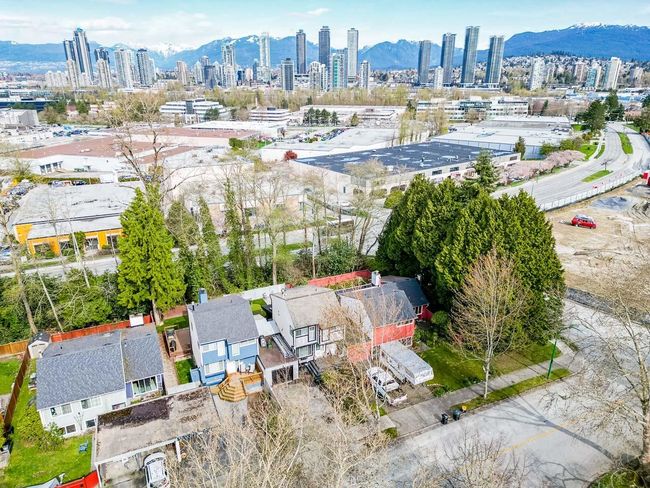3735 Garden Grove Drive, House other with 3 bedrooms, 1 bathrooms and 3 parking in Burnaby BC | Image 37