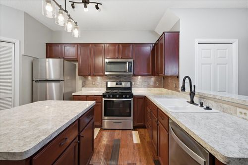 18902 96th Pl N, Maple Grove, MN, 55311-1225 | Card Image