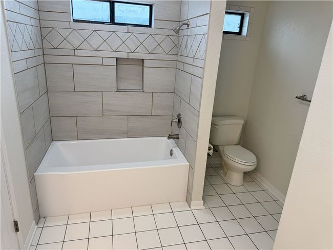136 Lakeview Trce, House attached with 2 bedrooms, 2 bathrooms and 4 parking in Three Rivers TX | Image 8