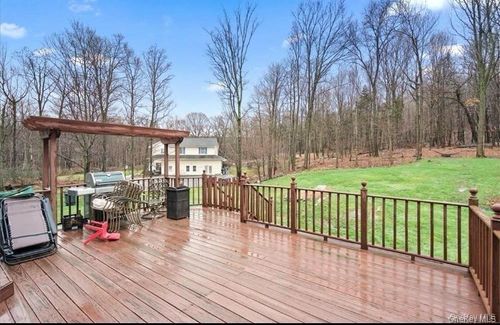 25 Round Hill Rd, Washingtonville, NY, 10992-2020 | Card Image