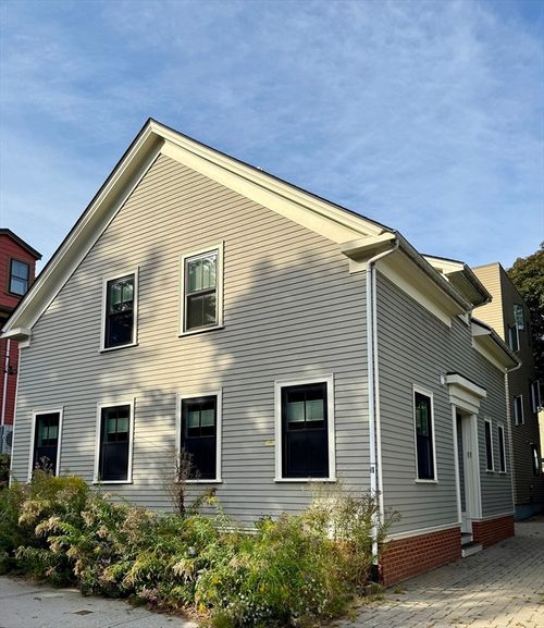 a-11 Kinnaird St, Cambridge, MA, 02139-3732 | Card Image