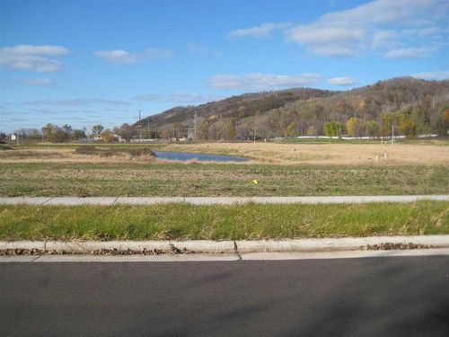 L26 Stephanie Cir, PRAIRIE DU CHIEN, WI, 53821 | Card Image