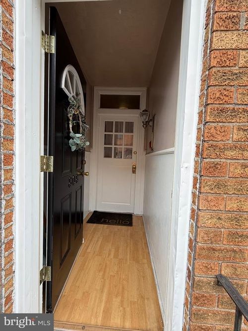 808 S 8th St, Philadelphia, PA, 19147-2862 | Card Image