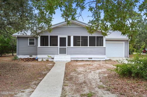 507 Seventh St, Carolina Beach, NC, 28428-4214 | Card Image