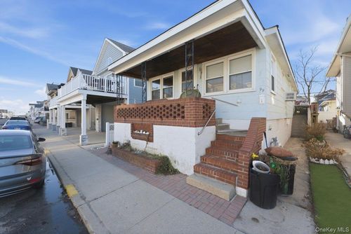 99 Virginia Ave, Long Beach, NY, 11561-1431 | Card Image