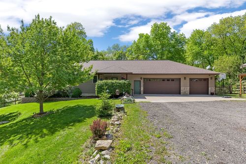 2457 125th Dr, Marengo, IA, 52301-8764 | Card Image