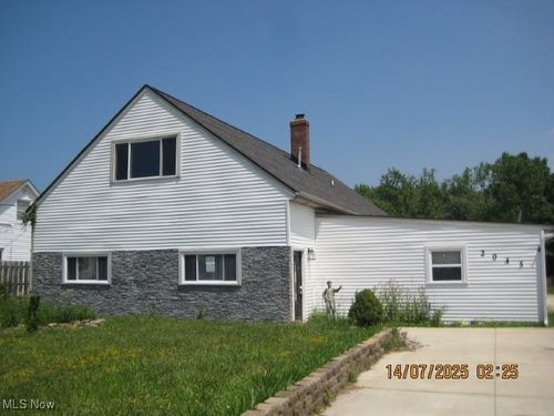 2045 Clague Rd, Westlake, OH, 44145-3545 | Card Image
