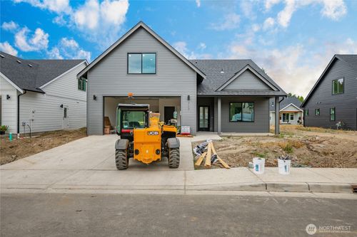 717 E 5th Street, Nooksack, WA, 98276 | Card Image