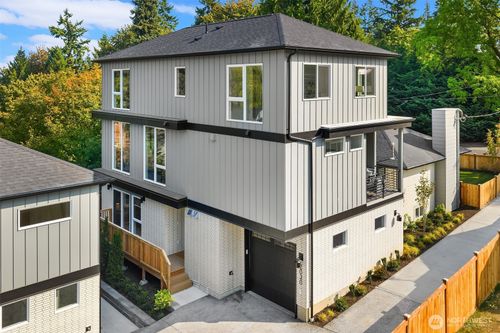 2030 Ne 123rd St, Seattle, WA, 98125-5245 | Card Image