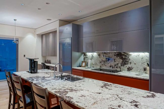 2906 Marquette St Sw, House other with 4 bedrooms, 6 bathrooms and 6 parking in Calgary AB | Image 9
