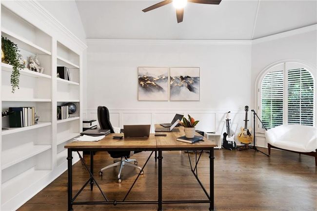 10635 N Edgewater Pl, House other with 5 bedrooms, 6 bathrooms and 5 parking in Johns Creek GA | Image 9