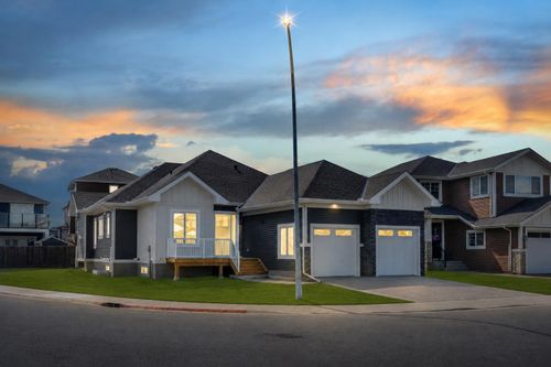 32 Lakes Estates Cir, Strathmore, AB, T1P0B7 | Card Image
