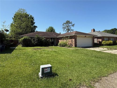 105 Knights Dr, Slidell, LA, 70458-1021 | Card Image