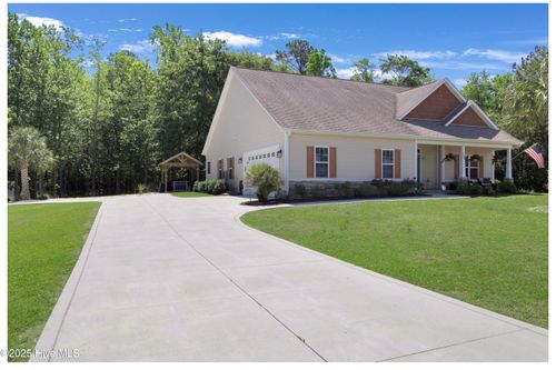 121 Deepwater Dr, Stella, NC, 28582-9741 | Card Image