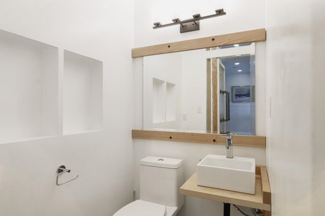 4 - 822 Gibsons Way, Condo with 2 bedrooms, 2 bathrooms and 2 parking in Gibsons BC | Image 9