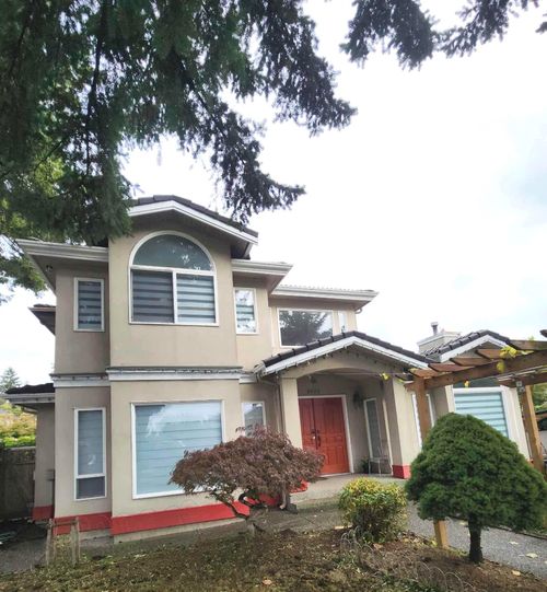 8222 144 St, Surrey, BC, V3W5T4 | Card Image