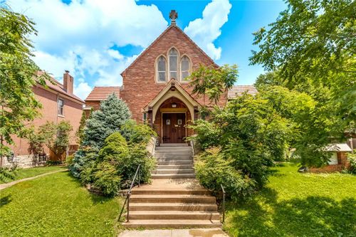 701 Dover Pl, Saint Louis, MO, 63111-2343 | Card Image