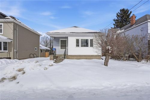 54 Mill St, Welland, ON, L3C4Y2 | Card Image