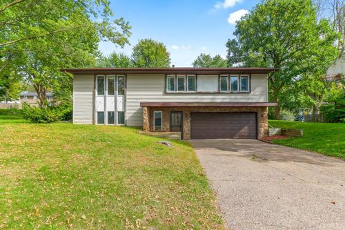 324 N Wasson Ln, RIVER FALLS, WI, 54022-2545 | Card Image
