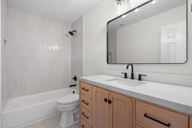 Upstairs full bathroom | Image 31
