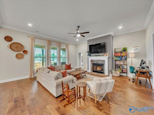 15803 Big Ben Dr Nw, Harvest, AL, 35749-6107 | Card Image