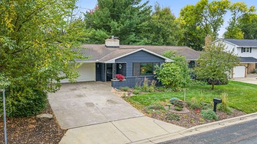 396 Thompson Ave W, West Saint Paul, MN, 55118-3025 | Card Image