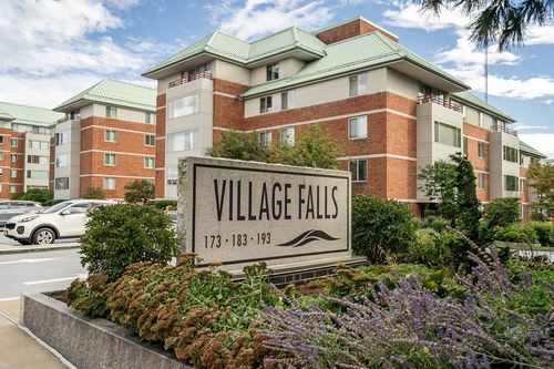 apt-205-183 Oak St, Newton, MA, 02464-1452 | Card Image