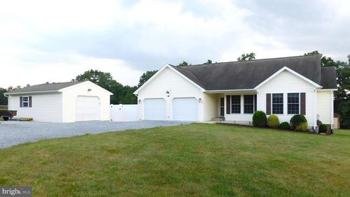 76 Veggie Ln, BUNKER HILL, WV, 25413-4068 | Card Image