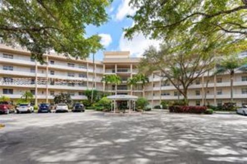 307-3800 Oaks Clubhouse Dr, Pompano Beach, FL, 33069-3664 | Card Image