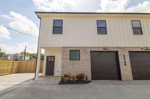 b-5036 Mallow St, Houston, TX, 77033-3907 | Card Image