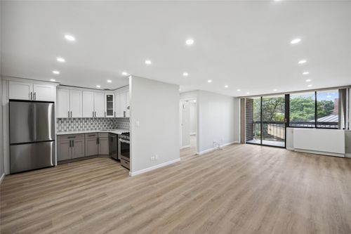 3p-2 Bay Club Dr, Bayside, NY, 11360-2957 | Card Image