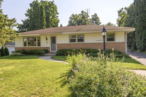 W268N2728 Water Street, Pewaukee, WI, 53072 | Card Image