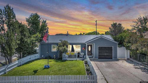 207 Jensen St, Green River, WY, 82935-4819 | Card Image