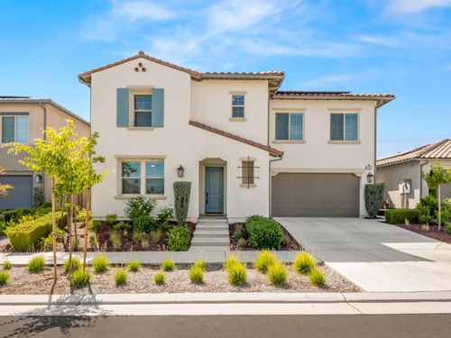 4486 Crown Bluffs Dr, Madera, CA, 93636-8066 | Card Image