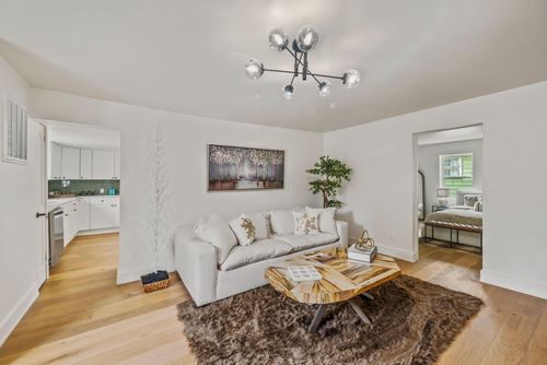 240 N Main St, Caledonia, OH, 43314-7733 | Card Image