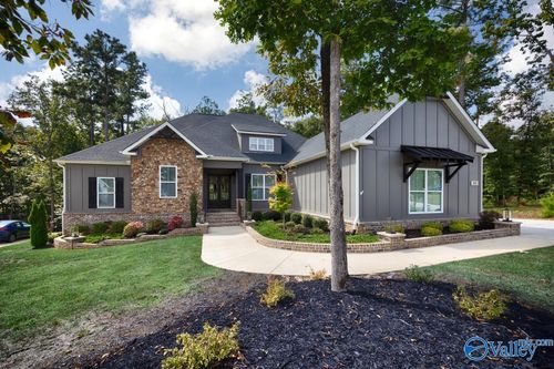 40 Ridge Bluff Cir Se, Huntsville, AL, 35803-1982 | Card Image