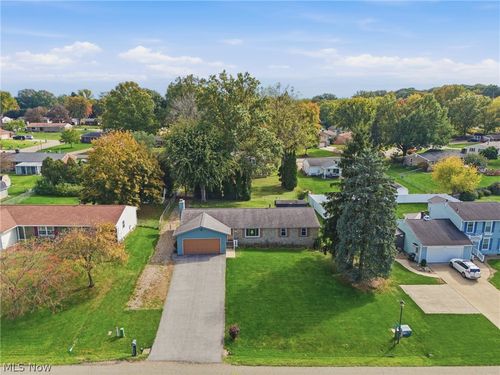 8508 Kellydale St Nw, Massillon, OH, 44646-1452 | Card Image