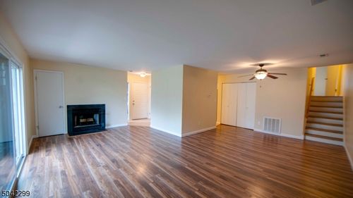 22 Sam Bonnell Dr, Clinton, NJ, 08809-1102 | Card Image