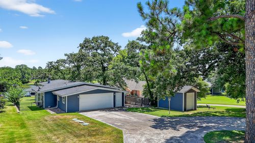 106 Blackfoot Trl, Lake Kiowa, TX, 76240-9508 | Card Image