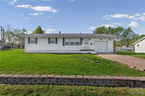 400 Easton Ave, Jerseyville, IL, 62052-1472 | Card Image