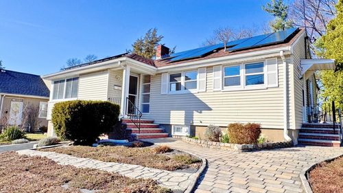 22 Ames St, Quincy, MA, 02169-7402 | Card Image