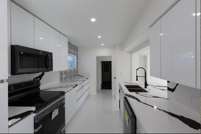 1919 Mimosa Ave, House other with 3 bedrooms, 2 bathrooms and null parking in Fort Pierce FL | Image 16