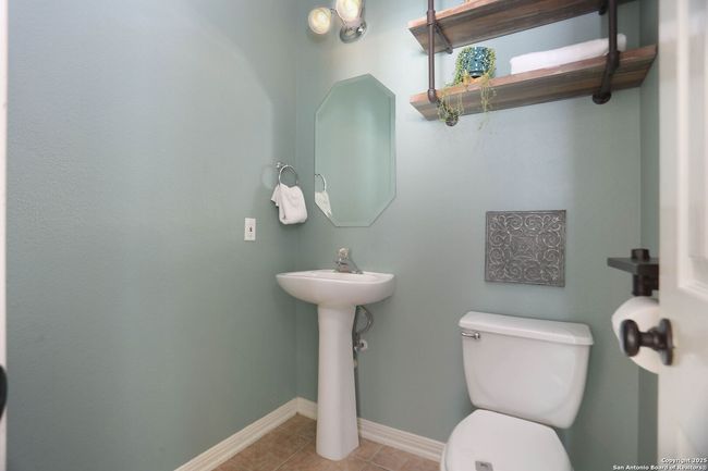 9510 Loyal Vly, House other with 4 bedrooms, 3 bathrooms and null parking in San Antonio TX | Image 17