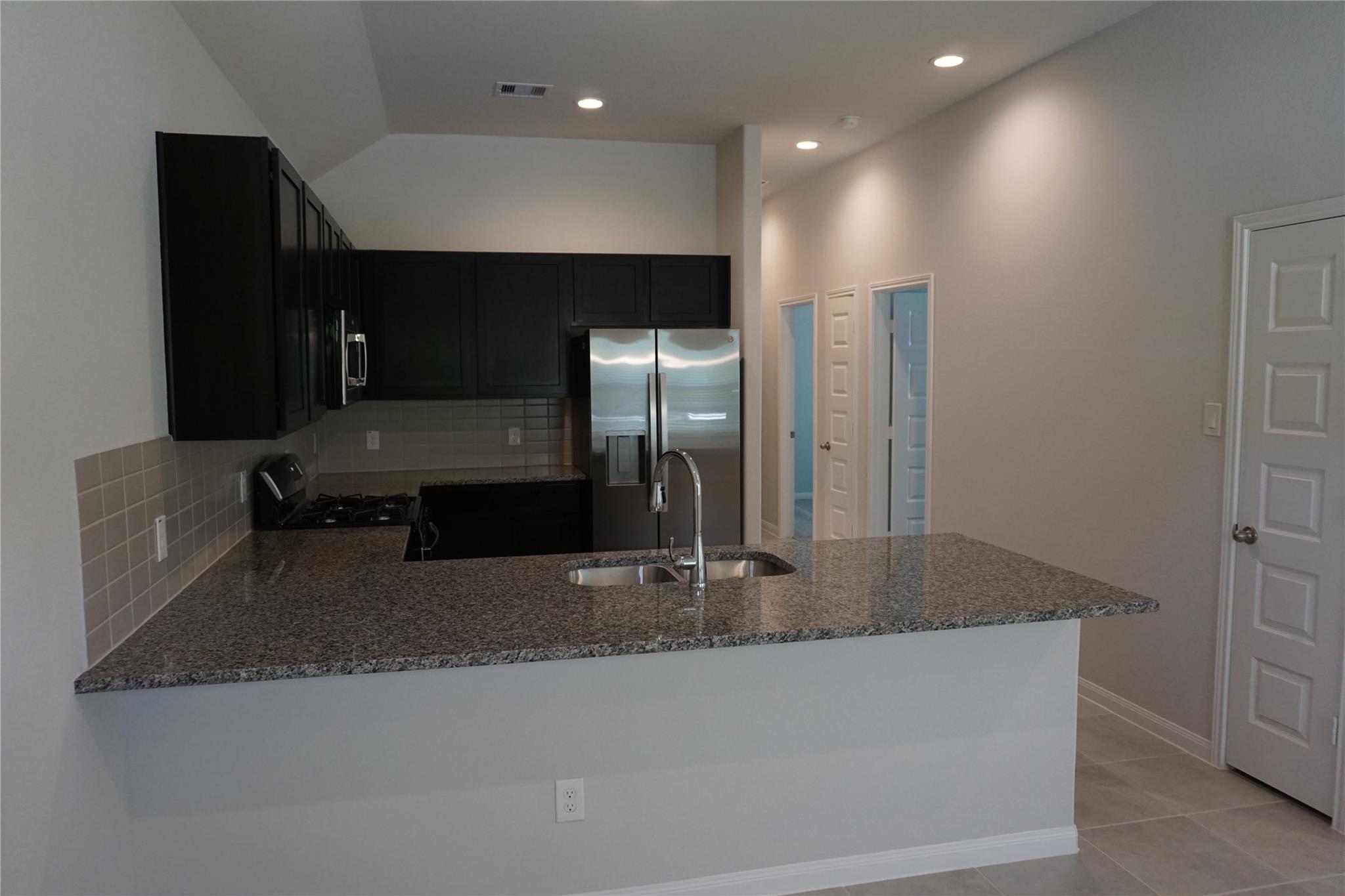 Residential Lease in Willis 3