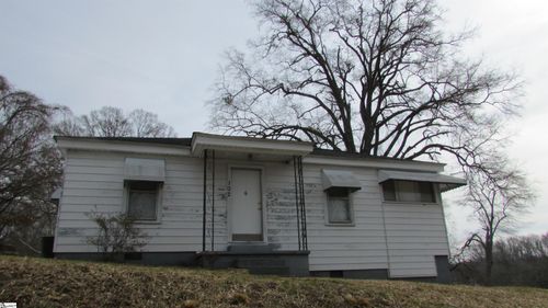 102 High St, Laurens, SC, 29360-1811 | Card Image