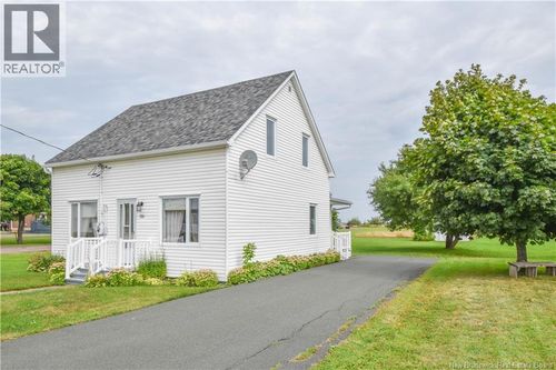 310 Blvd Jd Gauthier, Shippagan, NB, E8S1R4 | Card Image