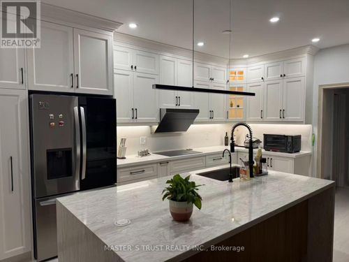 2132 Pinevalley Cres, Oakville, ON, L6H6L7 | Card Image